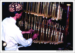 Bandung, Udjo Angklung children's concert