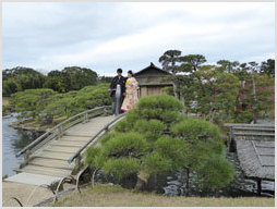 Wedding couple at Korakuen Gardens